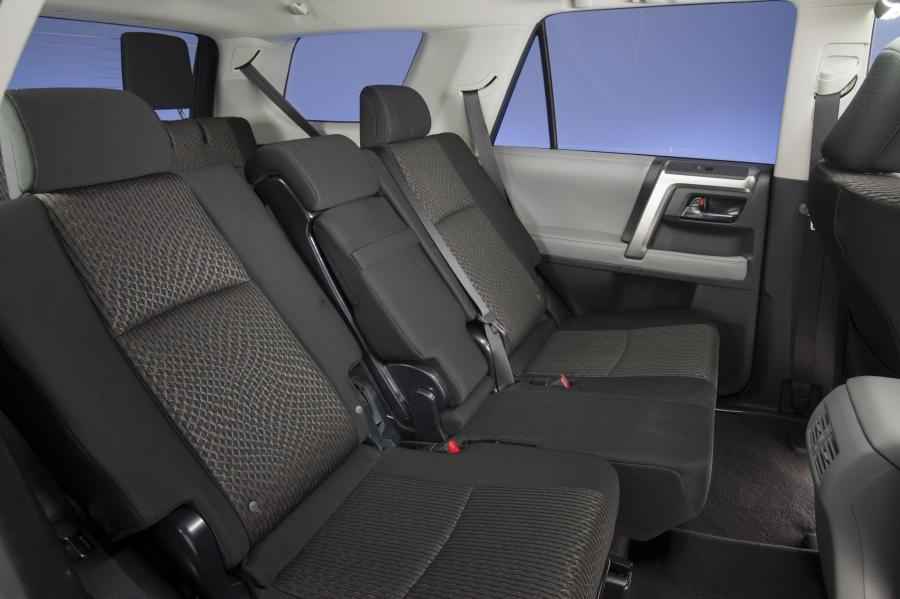  Toyota 4Runner 2010 года  (фото 18 из 84)